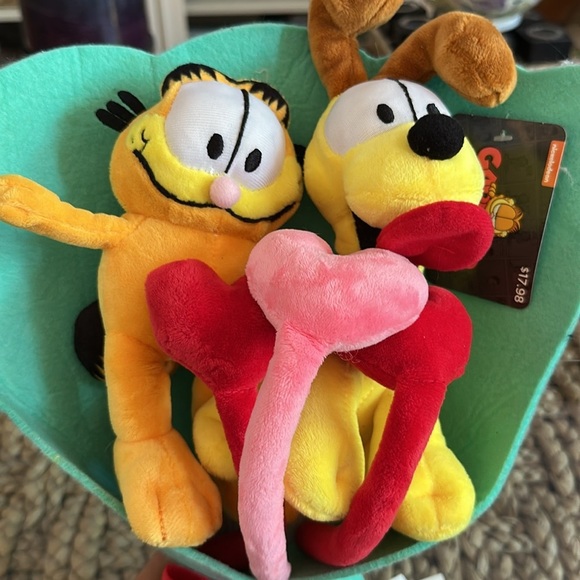 NWT Garfield & Odie Valentine Plush Flower Arrangement Bouquet by Ruz - Picture 2 of 6